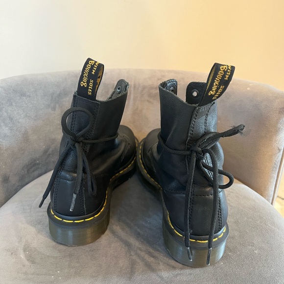 COPY - Dr. martens black 7 shoe size gently used - Picture 2 of 2